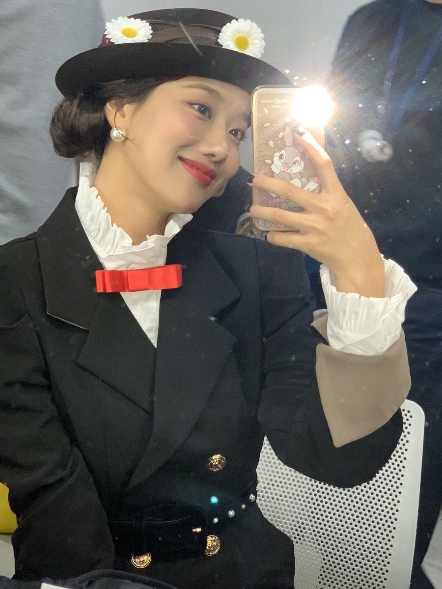 [#나은]
우리 낭니 진행하라고 보내놨더니 또 영화 찍고 있어요...😅
오늘 낭니가요는 조금 일찍 3시 40분에 만나요❤️

#APRIL #에이프릴 #이나은 #SBS #인기가요 #낭니가요