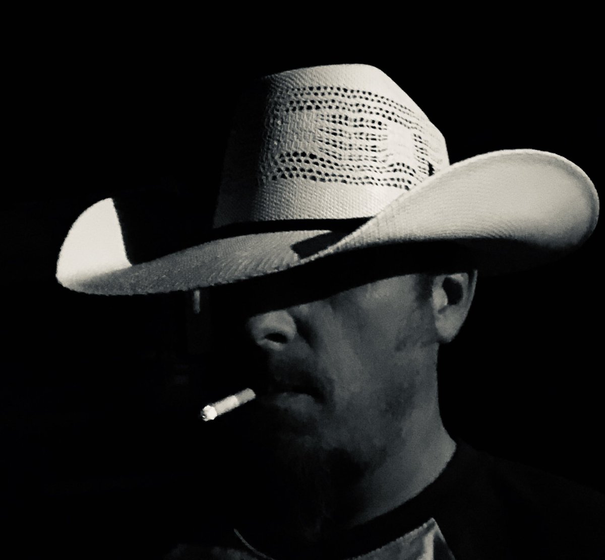 OneTwoThreeC's tweet image. Rural Oregon, backyard, Rainier Beer,@TristonMarez cranked up... life is pretty good.