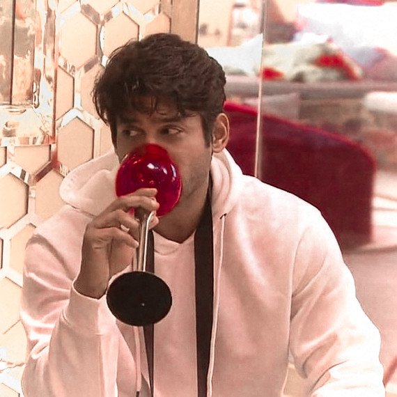 drink date? ;)  @sidharth_shukla   #SidharthShukla