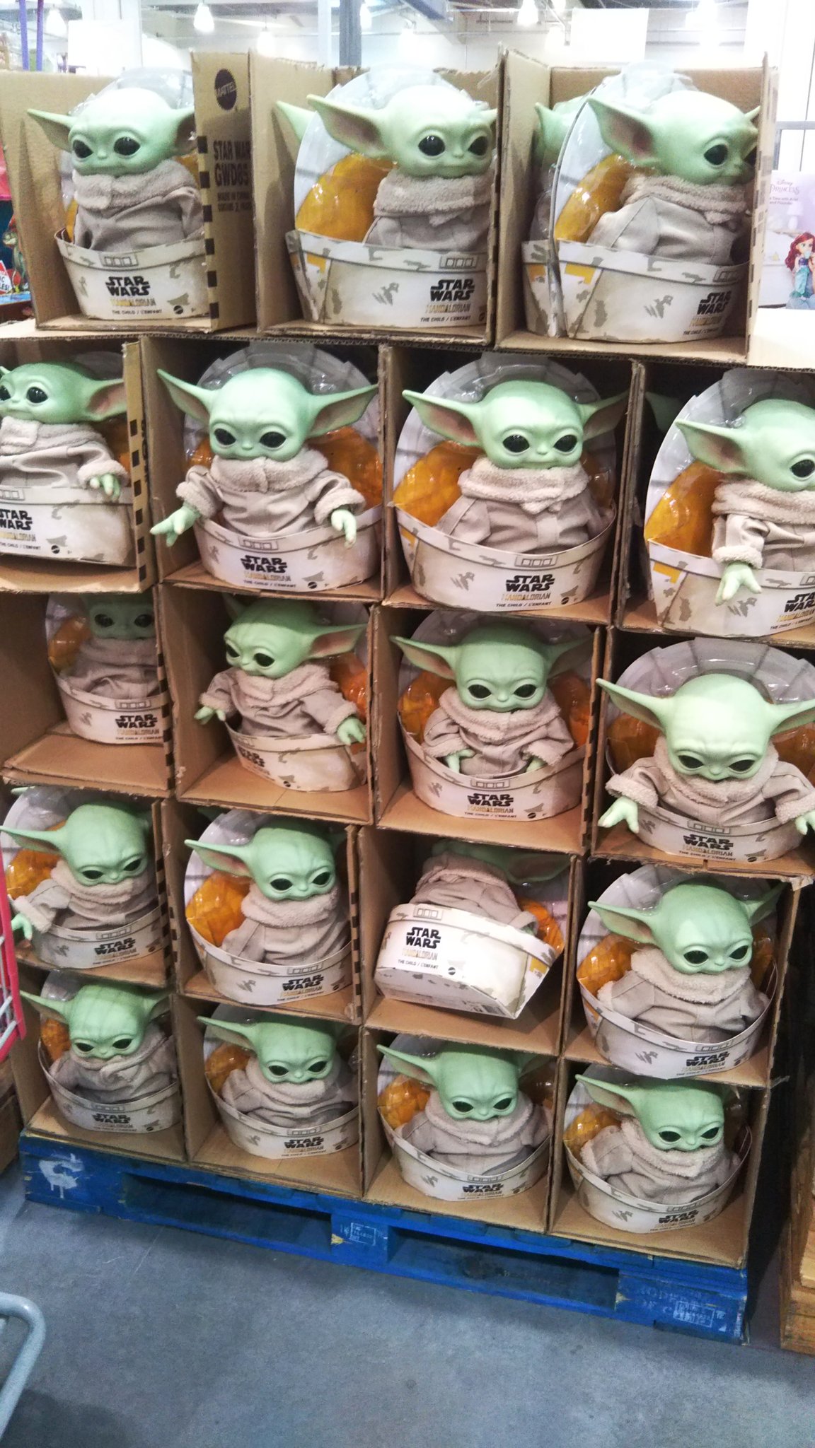 スターウォーズファン コレクター コストコで ベビーヨーダ 頼まれた分も合わせてゲット かわいらしい スターウォーズファン コレクター コストコで ベビーヨーダ 頼まれた分も合わせてゲット かわいらしい