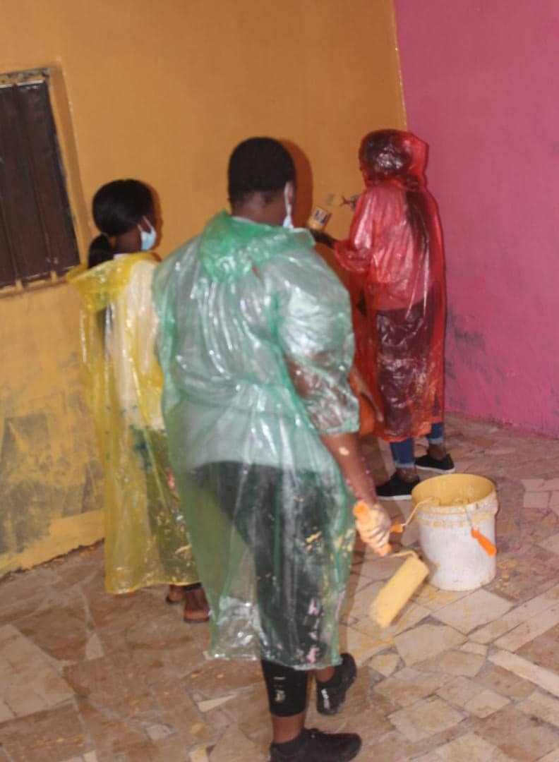 T7SF_foundation's tweet photo. Yesterday, Saturday, September 5, we embarked on a school renovation exercise in Lugbe area of Abuja. The children deserve a better learning atmosphere. #UNESCO #SaveTheChildren #NASS #charity #education https://t.co/kEDxcIIBf8
