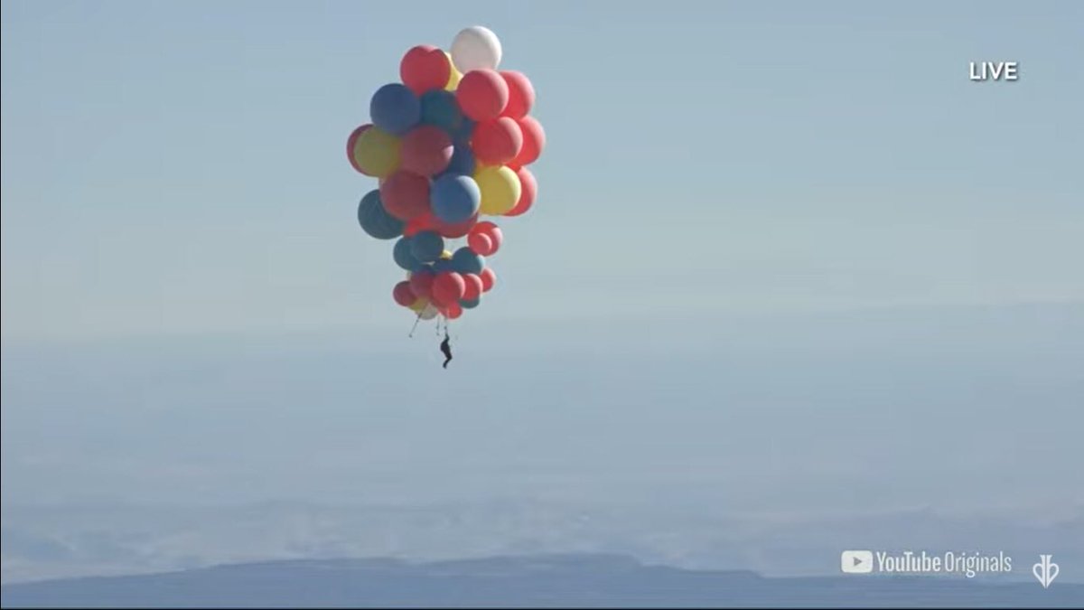 BrainX20's tweet photo. #DavidBlaineAscension rompió el record de altitud al llegar a casi 25,000 pies de altura únicamente usando globos! Increíble, una vez más sorprende al mundo!
Transmisión en @YouTubeEspanol 
#DavidBlaine #Tendencia #BrainX #YouTubeLive https://t.co/4Zjl06fZcF