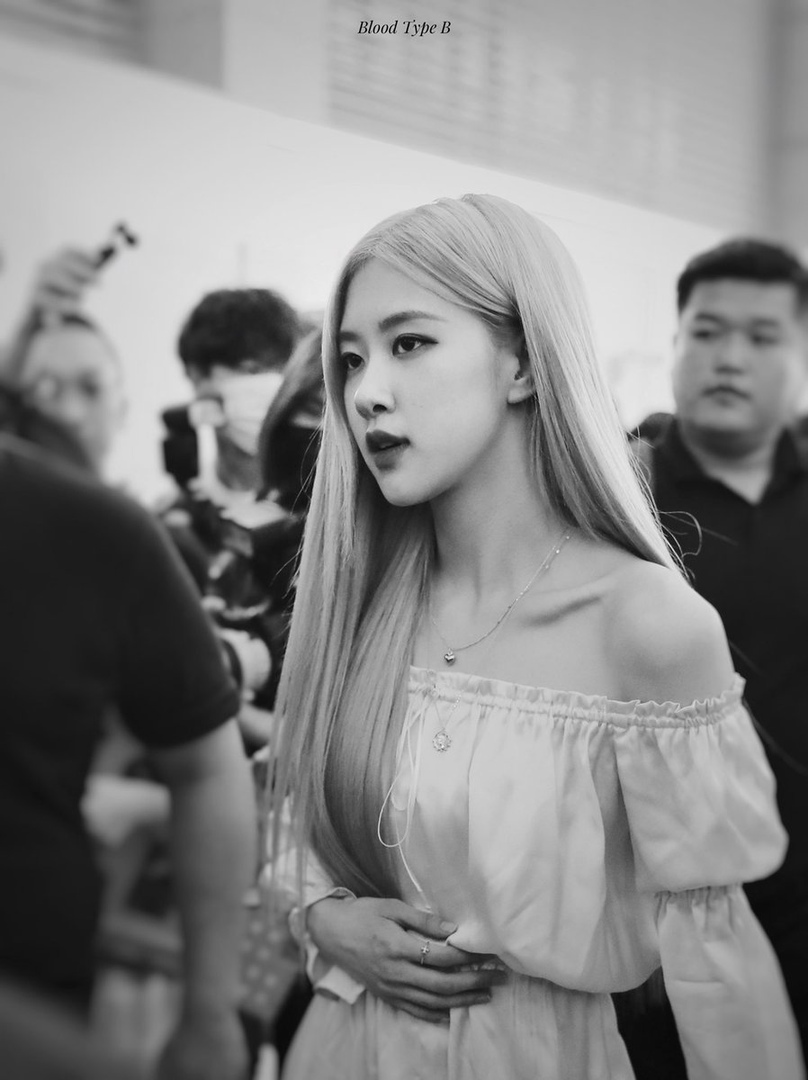 out of a movie
#로제 #ROSÉ