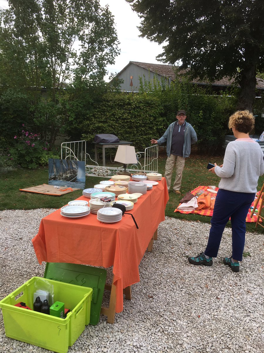 G27Marco's tweet photo. Quand les copains font un grand vide maison et nous offre un espace de vente !! Viendez! Dierrey st Pierre (10190) 7 grande rue !! #videgrenier #videmaison Jusqu’à 13:00!! #aube https://t.co/GtgjnmivA3