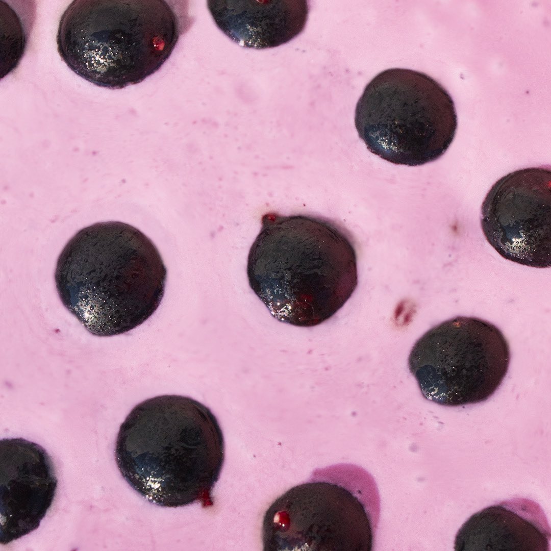 LOCCITANE_SA's tweet photo. Essential for your skin’s health, our new #SoothingMask has the same calcium content as 200 blackcurrants! A true superfood! https://t.co/RtmXkfQyzB
