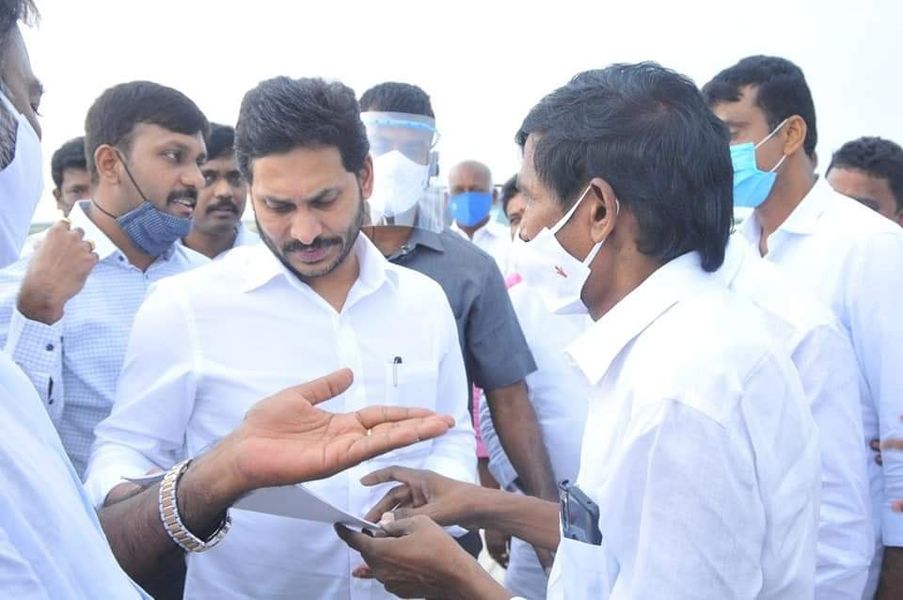 NareshKolukula2's tweet photo. AP రజకులకు,#YSRCP పార్టీకి, మరియు ప్రభుత్వానికి అన్ని రకాలుగా ఉపయోగపడుట కోసం ఆంధ్రప్రదేశ్ రాష్ట్ర రజక కార్పోరేషన్ చైర్మన్  యువ నాయకుడు రాష్ట్రYSRCP,BC జనరల్ సెక్రటరీ లోగిడి జయన్నకు అవకాశం ఇవ్వండి @SRKRSajjala @Mopidevi_MP 
@VSReddy_MP @KrishnamurthyJ
@AndhraPradeshCM @ysjagan https://t.co/hz0UGhbkfG
