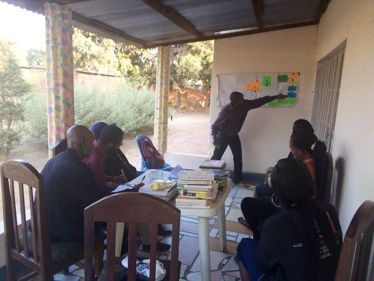 DavidIsolo's tweet photo. La coordination prov de l'Etoile du Sud-Ensemble (EDS-E) à #lubumbashi s'est réuni le samedi, 05/09/20 pour une séance de travail afin de finaliser le plan organisationnel dans le cadre du projet "Médecine de Famille" un projet en partenariat avec le centre de santé SOS. https://t.co/ED76eABdwd