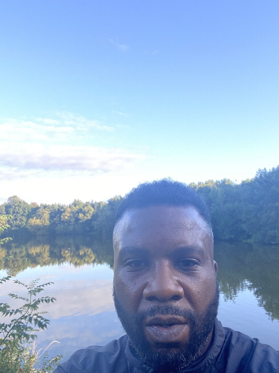Stephen_OCC's tweet photo. So I decided to continue to 10k. Just finished week 9 (of 14)day 3 of #10k #Trainer #run #running #health #fitness #localrun #SundayThoughts #SaturdayVibes #SundayMotivation #runningmotivation #GoalsInSight 🏃🏾‍♂️🏃🏾‍♂️ https://t.co/ptcluv6qlw