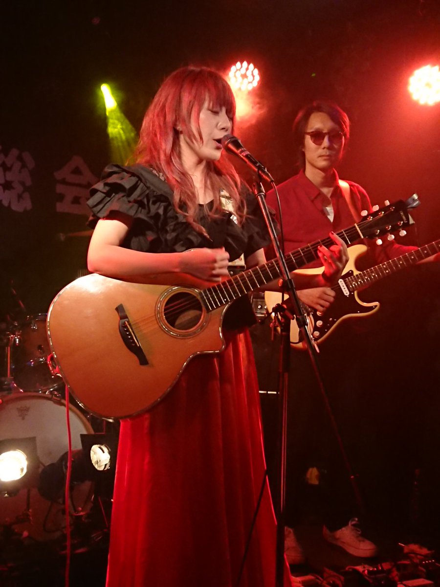 tsuyo_don's tweet photo. 昨夜09月05日、池袋fieldに��『白鳥麻子』さんのバースデーそして『SWAnT』のライブでした!
パワフルな曲構成の間に三拍子のバラードも含む多彩なライブに酔いしれました!
#白鳥麻子
#白鳥堂
#SWAnT
#バースデー
#池袋field https://t.co/UreZgDWC2M