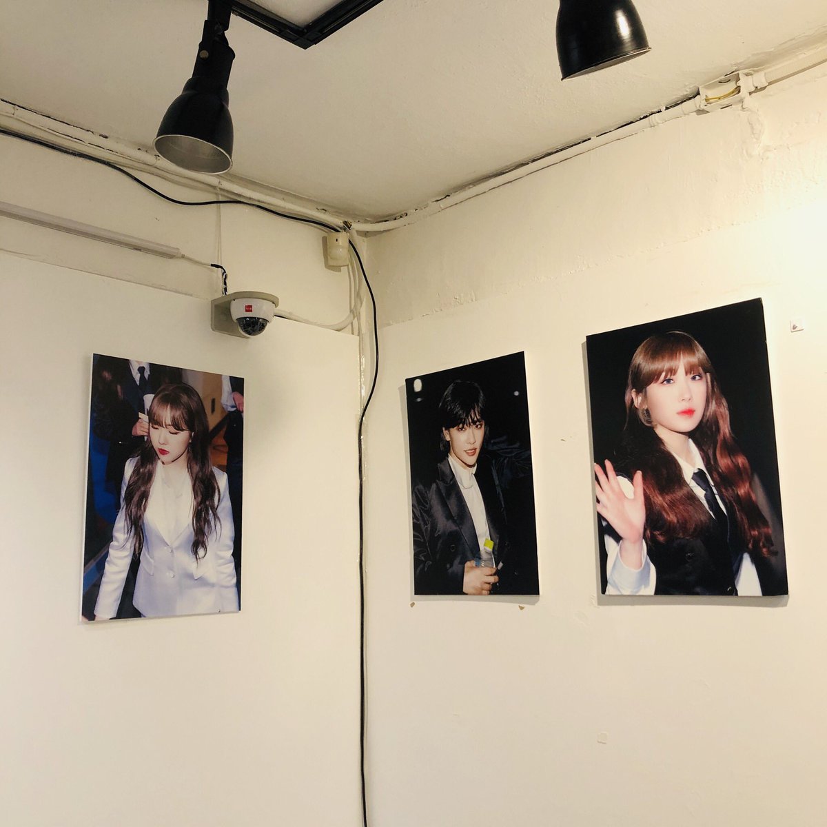 GWSN_2020's tweet photo. 𝐆𝐖𝐒𝐍 𝟐𝐧𝐝 𝐀𝐧𝐧𝐢𝐯𝐞𝐫𝐬𝐚𝐫𝐲 
𝘾𝘼𝙁𝙀 𝙀𝙑𝙀𝙉𝙏 &amp; 𝙀𝙓𝙃𝙄𝘽𝙄𝙏𝙄𝙊𝙉

<𝐃𝐀 𝐂𝐀𝐏𝐎>

폼보드 사진입니다! 혹시나 폼보드 액자 수령을 원하시는 분들은 디엠을 주시거나 다섯시 반~여섯시 사이에 방문 해주시면 감사하겠습니다😊😊 https://t.co/lTJx5Ik9ao