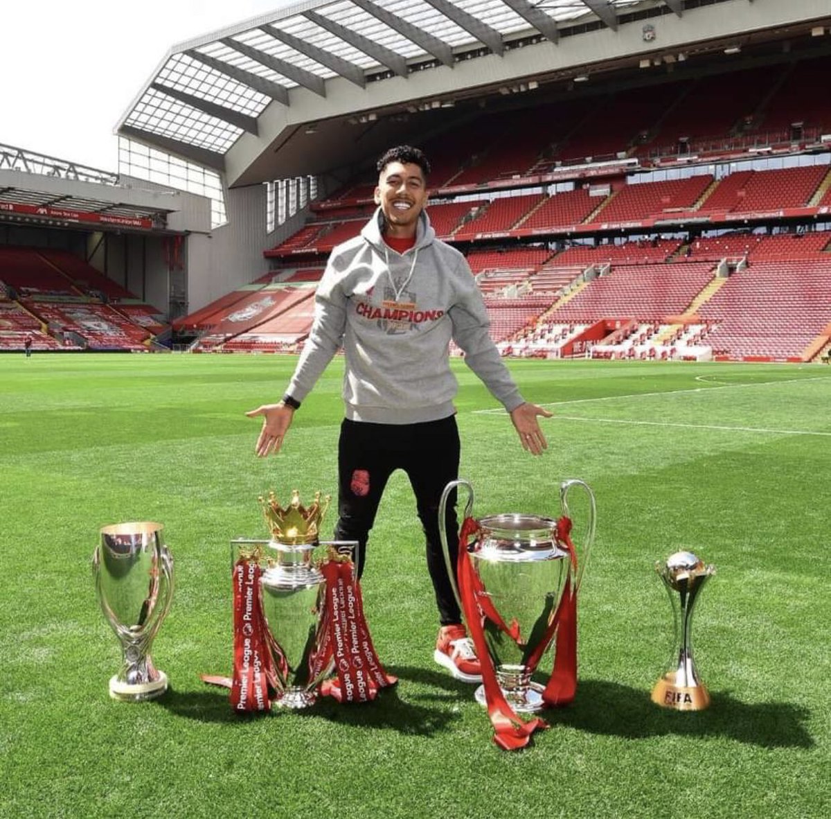 Harper86Harper's tweet photo. @Soneill45Neill @90sfootball @msceducation https://t.co/T6SxHqNyHk