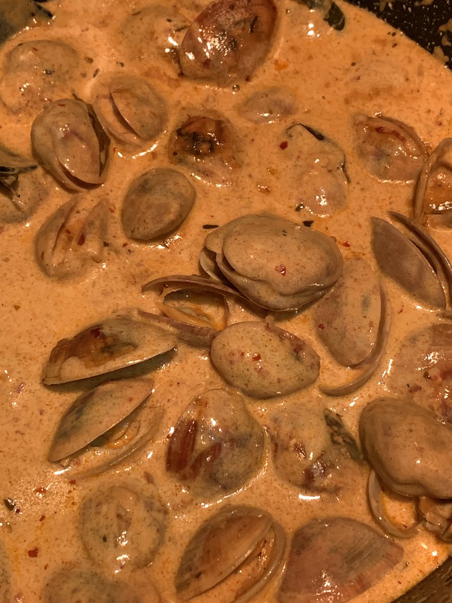skinnyondinie's tweet photo. Two Sons Bistro Chilli Butter Cream Clams: first attempt is a SUCCESS! 😍 https://t.co/5ntBfXnooA