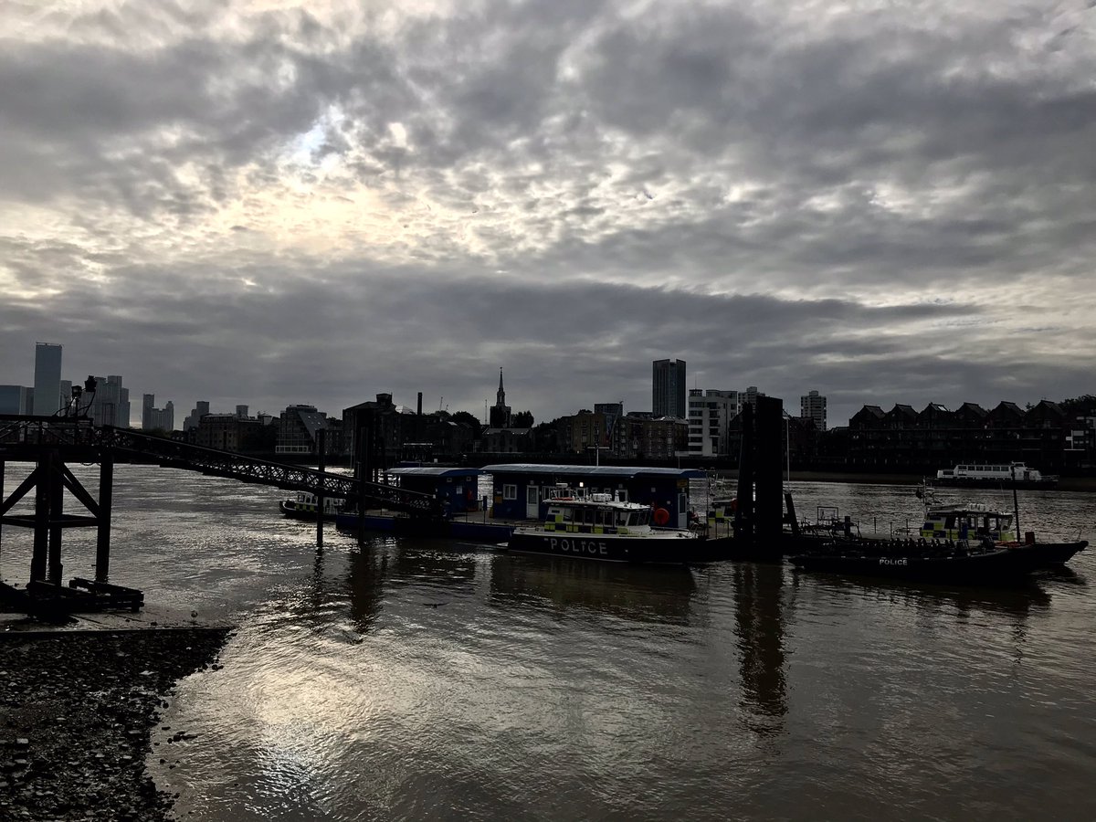 Passing the Wapping Police Boatyard, which is just along from the Met Maritime Marine Police Headquarters. Convenient, that.