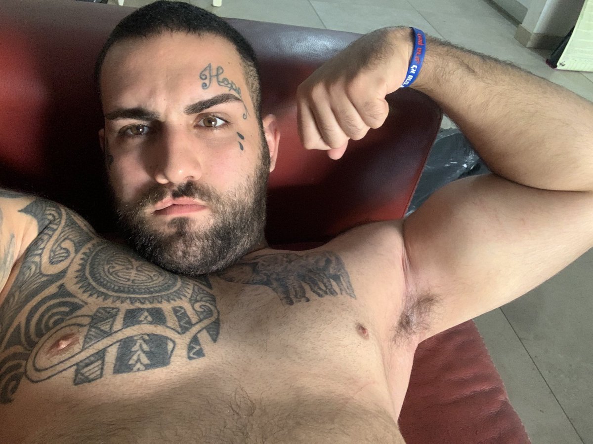 FreakMindy's tweet photo. Cash king https://t.co/AYWZhSFvYw