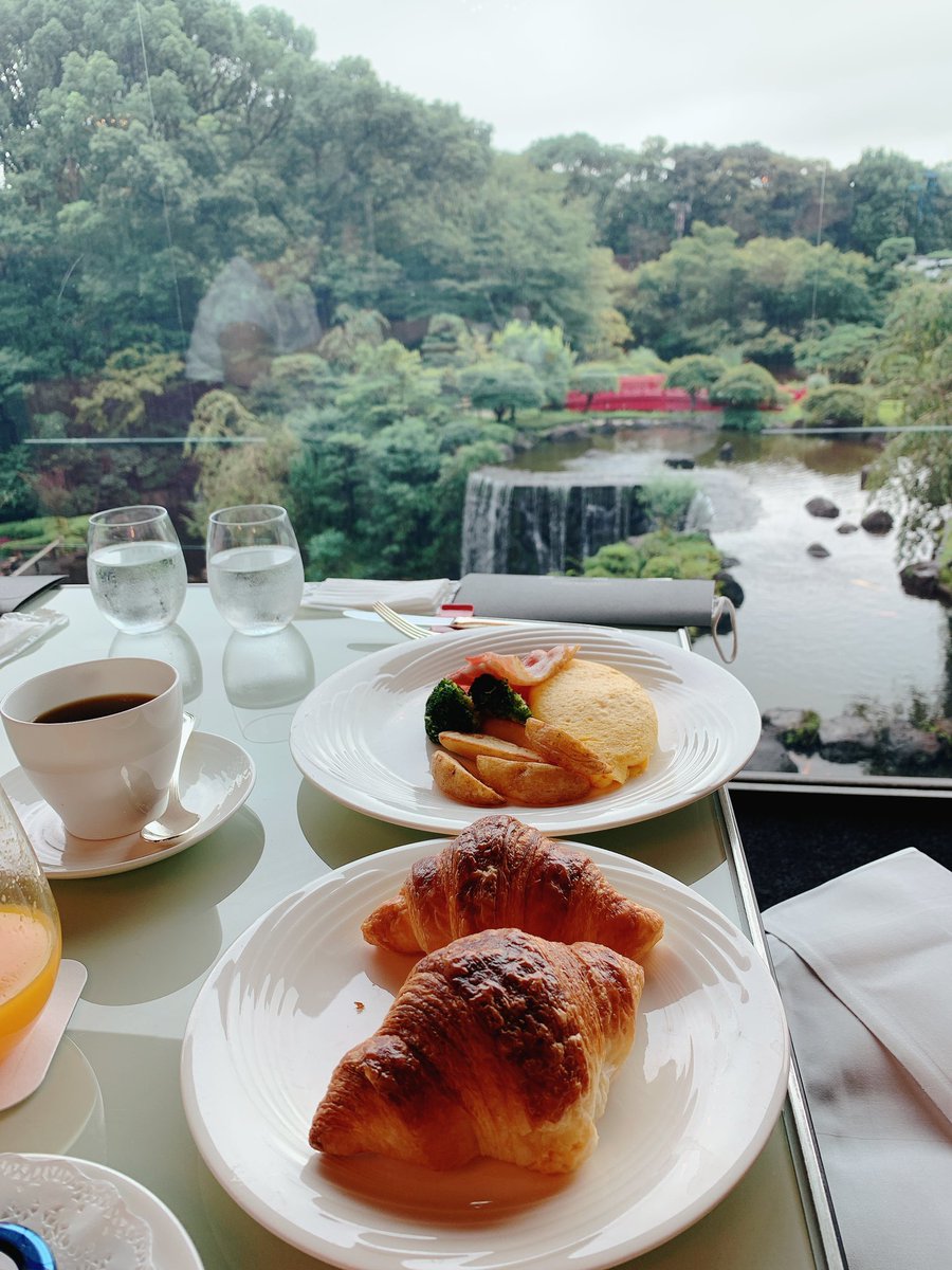 e89721's tweet photo. ��テルニューオータニのエグゼクティブハウス禅に泊まってきました！洗練されたお部屋に泊まって、シャンパンやワインを飲みながら1日6回のお食事とステキな休日でした❣️
#ホテルニューオータニ
#エグゼクティブハウス禅 https://t.co/n6r46ox51y