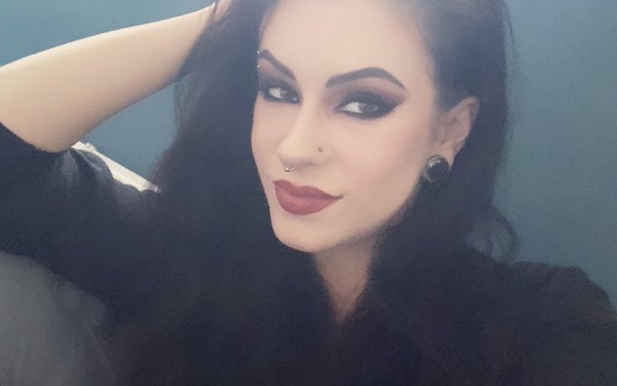 Hey everyone https://t.co/UFAExxBKOw