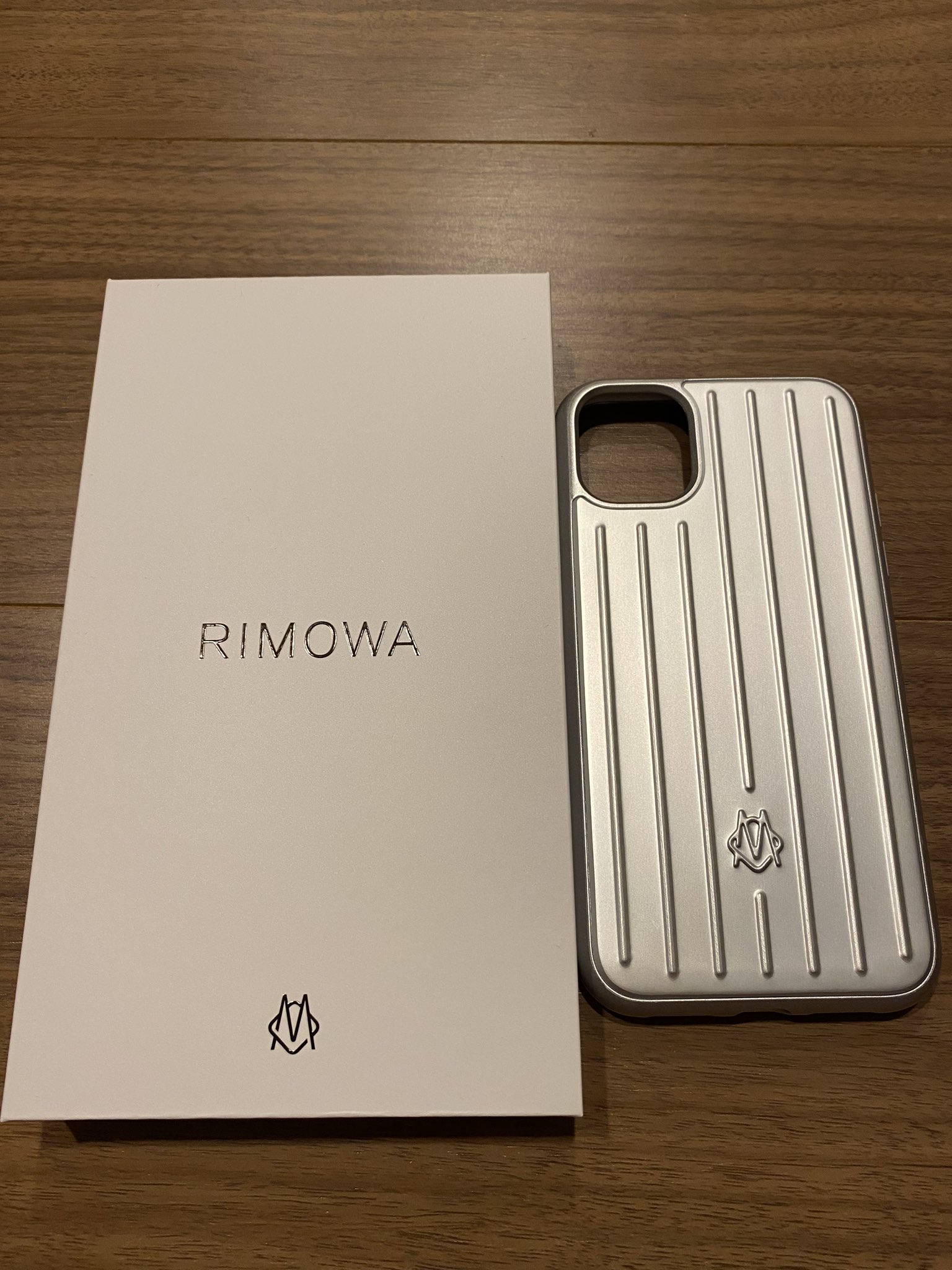 画像 Iphoneを新調したのでrimowaでiphoneケースを購入 ロレックス 好きな人は多いかな使ってる人 なかなかシンプルでカッコいい ケースお気に入り H Matomehub まとめハブ