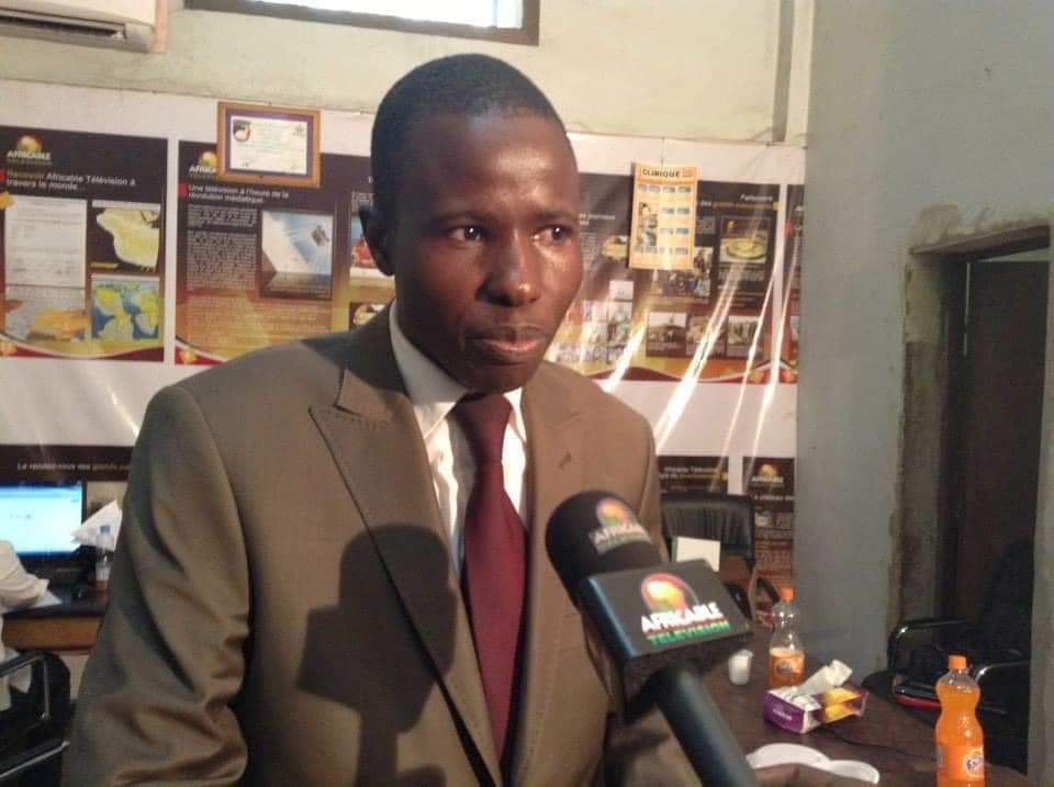 "On ne peut pas continuer à clamer jusqu'au soir du 17 Août 2020 "Boua ta bla,Boua fo 2023,Boua fo saya..." et venir se présenter dans les travées du CICB comme un acteur de la rupture et du renouveau. C'est lâche, malhonnête et ça ne doit pas passer."

Sékou TANGARA