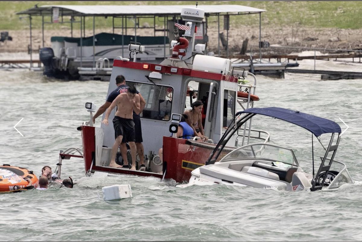 BriannaWu's tweet photo. Why did the Trump boats sink? Because of poor boating etiquette. 

Responsible boat owners are thoughtful with what their wake does for smaller craft. 

Trump supporters just didn’t care, which is perfectly on brand for a political movement signifying selfishness. https://t.co/9AmNY7YRkF