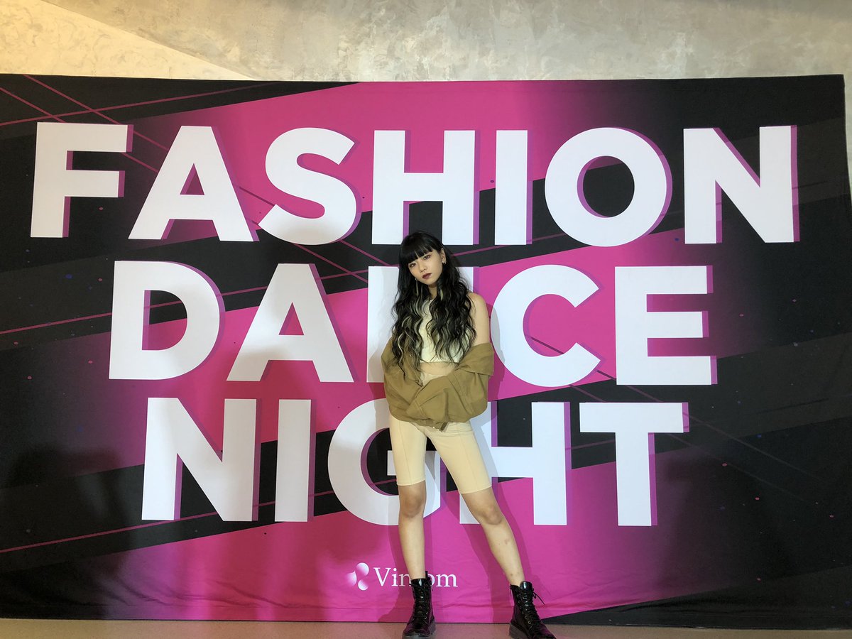 FAKYjp's tweet photo. 『FASHION DANCE NIGHT 2020』
ありがとうございました😊
Bershkaステージに #Hina 出演させて頂きました✨
振付をしてくれたAIKOさん、ステージに華を添えてくれたダンサーの皆さん📷
そしてPUMAステージにも出演していた同じ事務所の #生見愛瑠 ちゃん📷
記念にお写真撮らせて頂きました🥺💕 https://t.co/DYQ5l2ZNq0