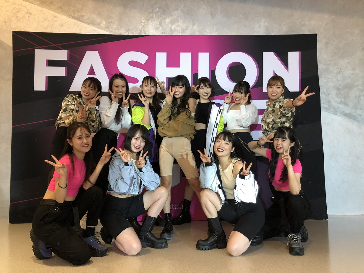 FAKYjp's tweet photo. 『FASHION DANCE NIGHT 2020』
ありがとうございました😊
Bershkaステージに #Hina 出演させて頂きました✨
振付をしてくれたAIKOさん、ステージに華を添えてくれたダンサーの皆さん📷
そしてPUMAステージにも出演していた同じ事務所の #生見愛瑠 ちゃん📷
記念にお写真撮らせて頂きました🥺💕 https://t.co/DYQ5l2ZNq0