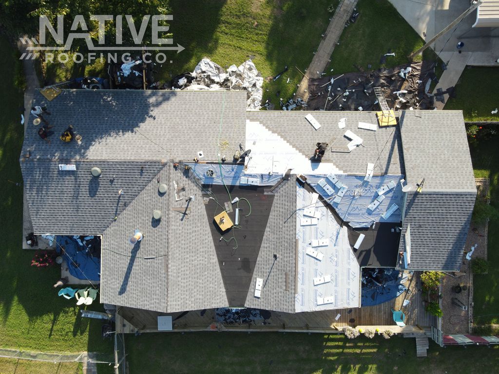 NativeRoofing's tweet photo. We installed an Atlas Signature Select System for this happy customer. From high-wind damage to black streaks caused by algae, from manufacturing defects to roofing system failure, your new roof is backed by quality, industry-leading warranty coverage. https://t.co/bE493G0tGW