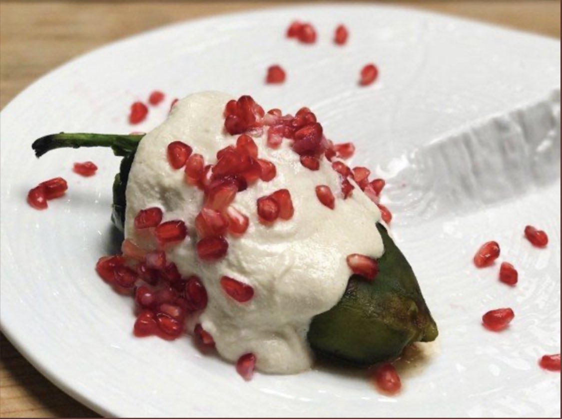 MexGrocer's tweet photo. Chef Ana Martorell Live Cooking Class Chiles en Nogada. VIVA MEXICO! - FRIDAY SEPTEMBER 11, 4pm PT / 6pm CT / 7pm ET At MexGrocer. https://t.co/CE2sj5Hmbu
#chilesennogada #mexgrocer #chefanamartorell #VivaMexico #chilesnogada #livecookingclass https://t.co/WiYf9fSwFZ
