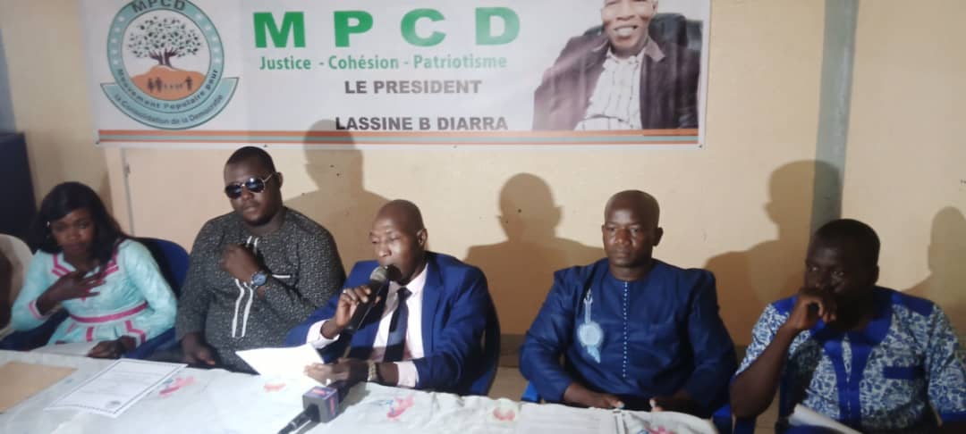 Lassine85320189's tweet photo. #MPCD, était face à la presse hier, pour proposer sa solution, pour une meilleure transition avec l'implication de tous. https://t.co/7AeFAA3j7R