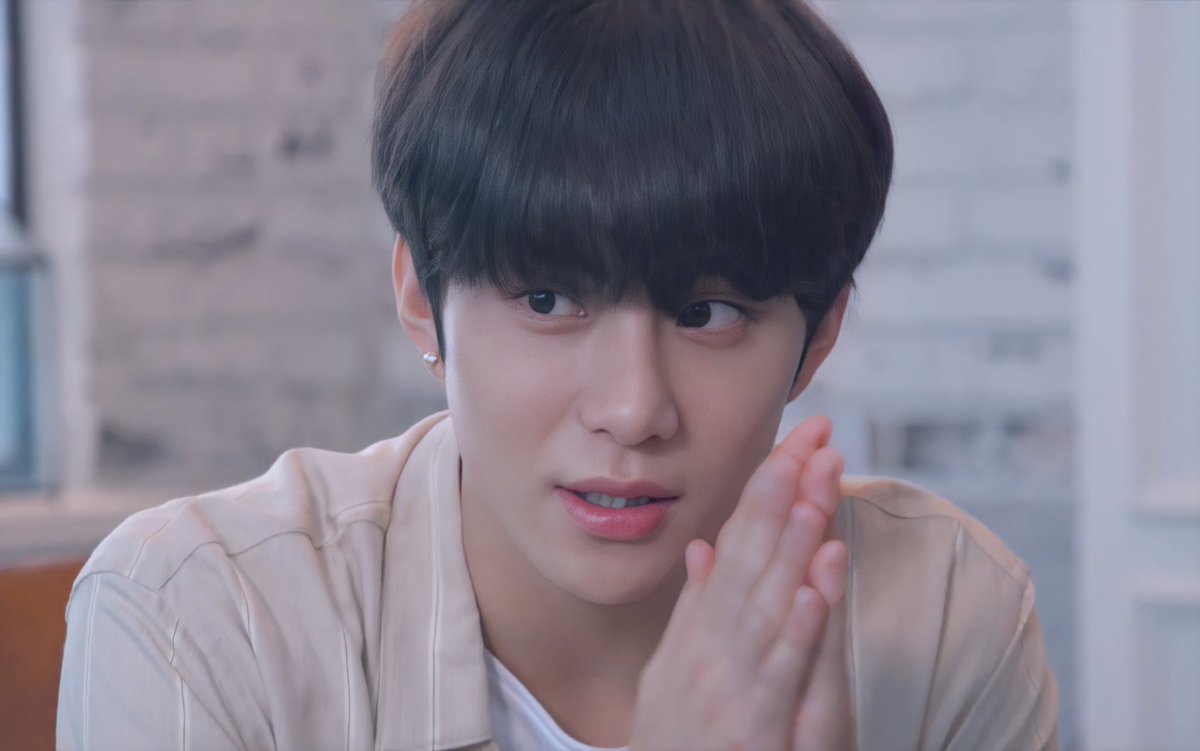 DoUwuuuu's tweet photo. Jungwoo looks so fine huhu😭🥺.
Credits to the picture. https://t.co/tds1Ag5aNQ