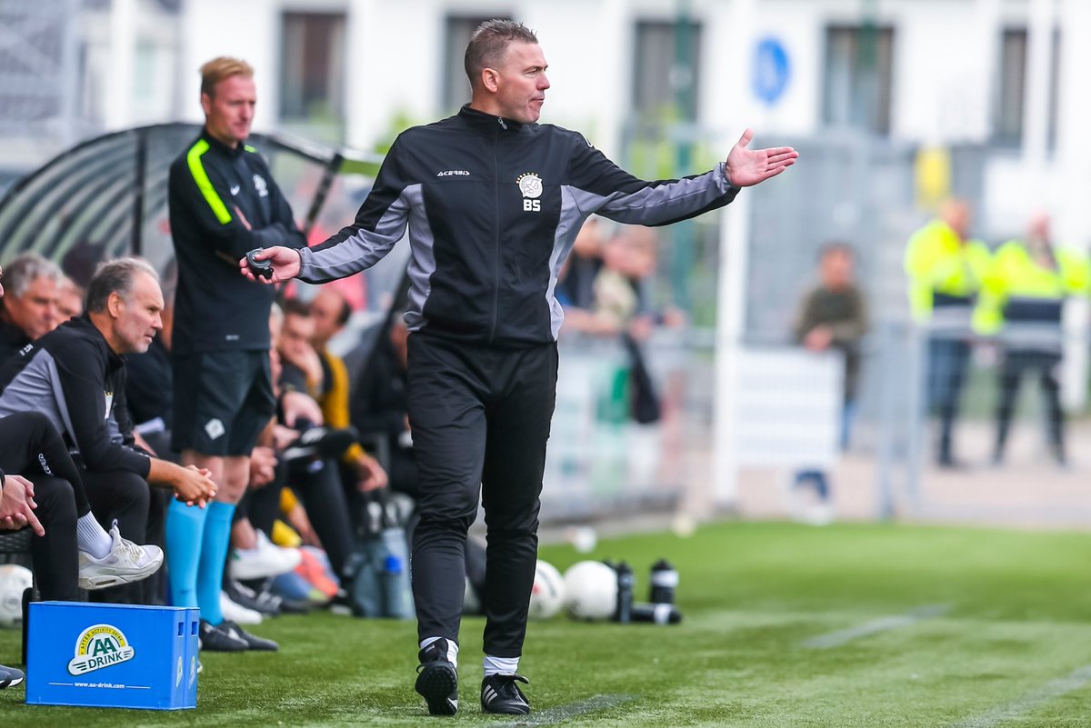 VVIJV's tweet photo. WEDSTRIJDVERSLAG π° | Kevin van Diermen matchwinner tegen de Uien (2-1)
LEES MEER β‘οΈ https://t.co/lWy0btyao9
#tweededivisie #2dedivisie #ijsrij #ijsrbb https://t.co/5X9SNct28y
