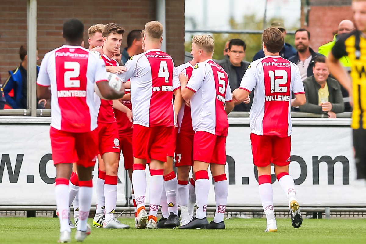 VVIJV's tweet photo. WEDSTRIJDVERSLAG π° | Kevin van Diermen matchwinner tegen de Uien (2-1)
LEES MEER β‘οΈ https://t.co/lWy0btyao9
#tweededivisie #2dedivisie #ijsrij #ijsrbb https://t.co/5X9SNct28y