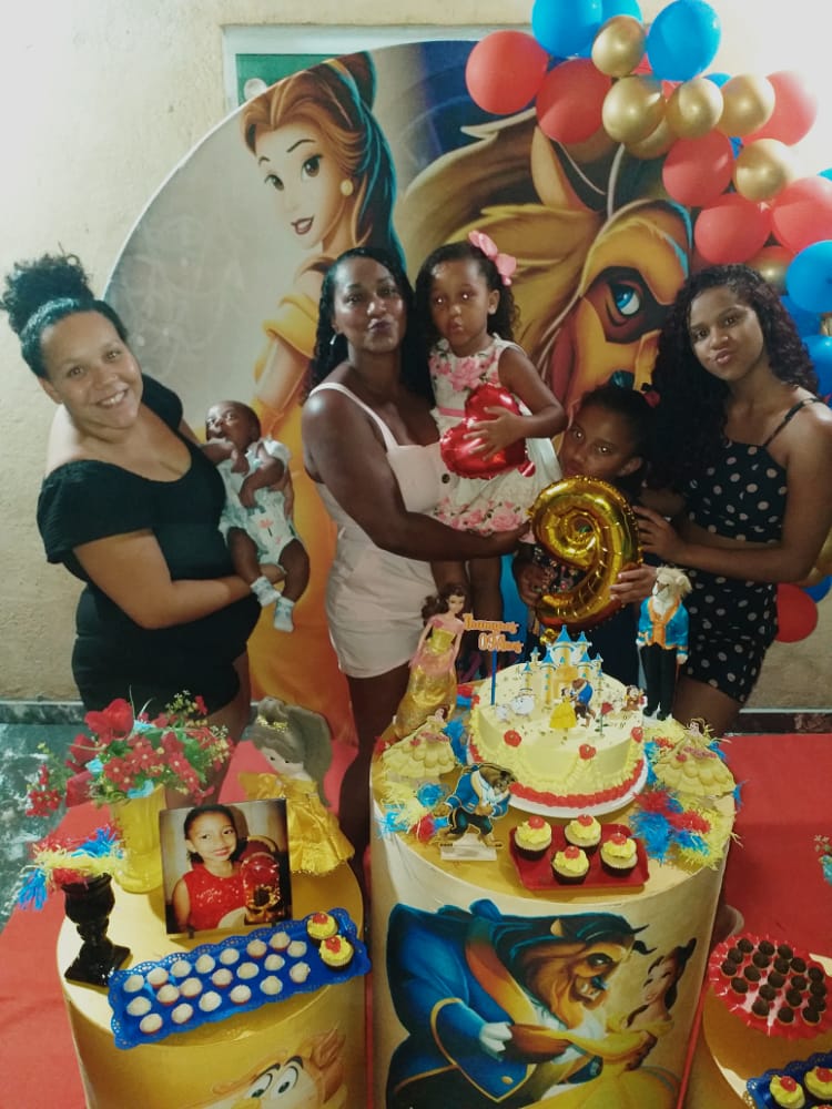 Jo_Santosss's tweet photo. Viver por quem valesse a pena morrer só por vcs 😍😍
#MinhasVida❤️ https://t.co/3y53mr11dX