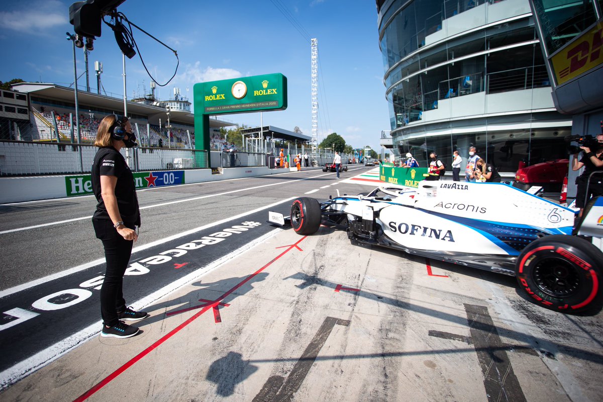 To the grid but make it special 👉

#ItalianGP 🇮🇹 | #WeAreWilliams 💙