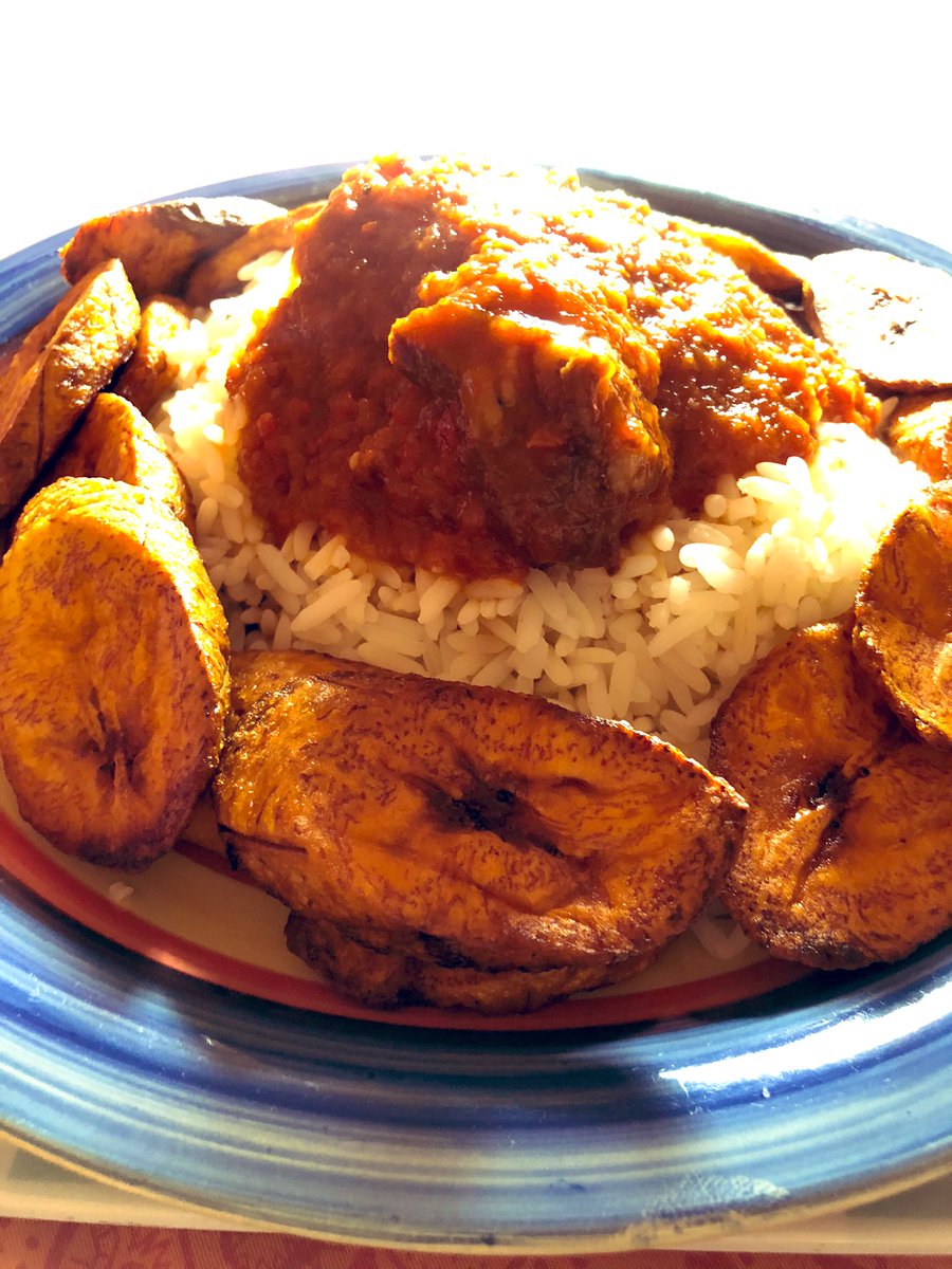 iambujukadiri's tweet photo. Lord, please plantains needs to be on heavens menu...๐๐ฌโค๏ธ๐
#DodoLover #SundayRice #TheLion #ManOnAMission #Foodie https://t.co/q52Bixij4c