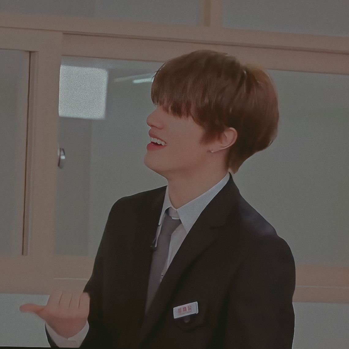 damsgf's tweet photo. :¨·.·¨: 
 `·..♡ happiness is a moment w uˎˊ˗

[#TREASURE #TeumeSelcaDay  #TreasureMakerSelcaDay #TMSD #BANGYEDAM @treasuremembers] https://t.co/uZj6DGpG2S