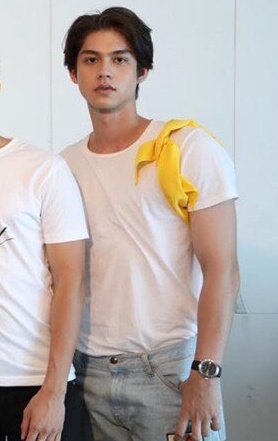 Hourly_biceps's tweet photo. That biceps and that body
#bbrightvc https://t.co/TkXGx8Pehf