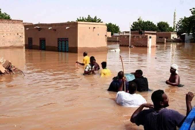 naife_albakry's tweet photo. السودان بلدنا الشقيق يتعرض لفيضانات مدمّرة ألحقت الضرر بناسه ومقدراته في عدة ولايات و عاصمته الخرطوم. وهو البلد الذي يمد يده لمحيطه العربي والإقليمي في النوازل والخطوب، ما يتوجب على الجميع الوقوف مع هذا الشعب الطيب والكريم،مواساته وبلسمة جراحه، فصنائع المعروف تقي مصارع السوء، https://t.co/sS1J7KTuGY