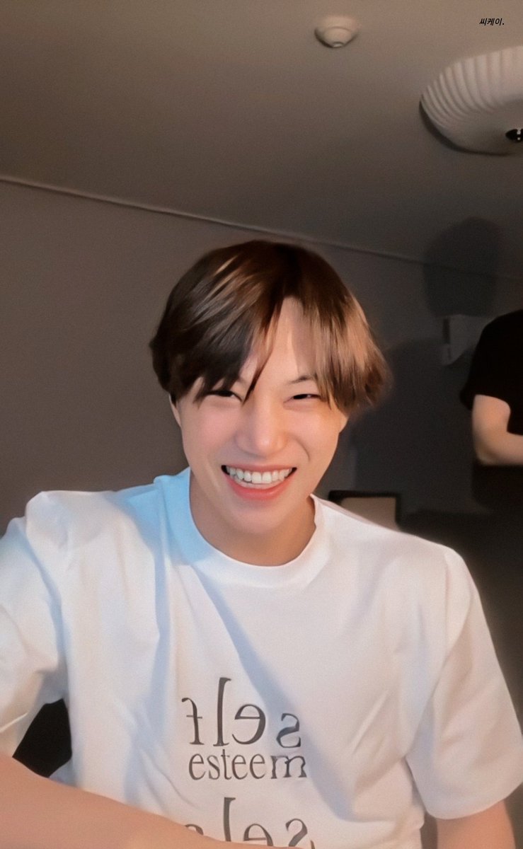 lesyeuxdebears's tweet photo. Dear kim jongin.
You've worked hard.
You dont have to always be strong i hope you are happy always :)
I love you, and your beautiful smile🕊
#ExolsAreAlwaysWithKai https://t.co/HcGkvABMIy