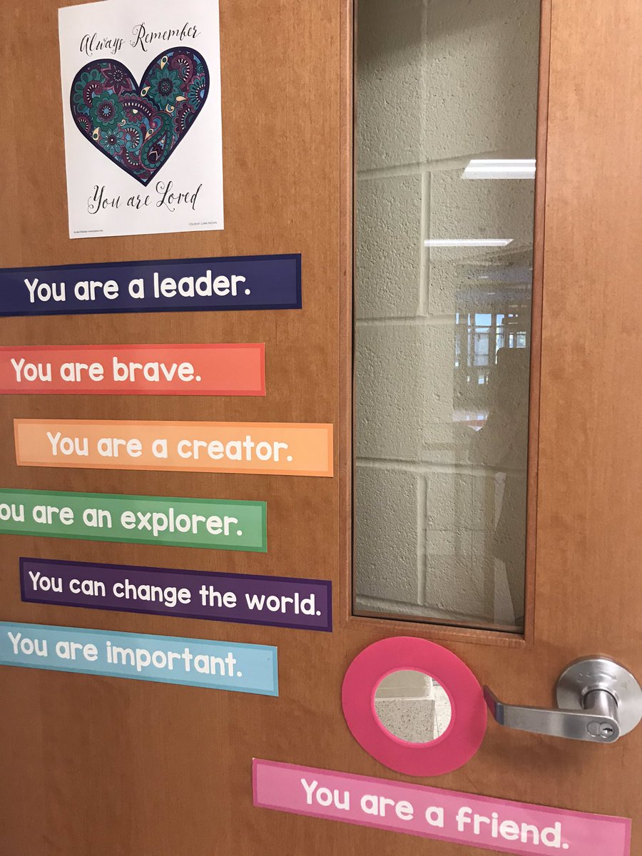 LaFounta1's tweet photo. Lights, Camera, Kindergarten! All ready for my virtual adventure!#WeLoveEastVincent#KindergartenRocks https://t.co/lzcJsPz6oi