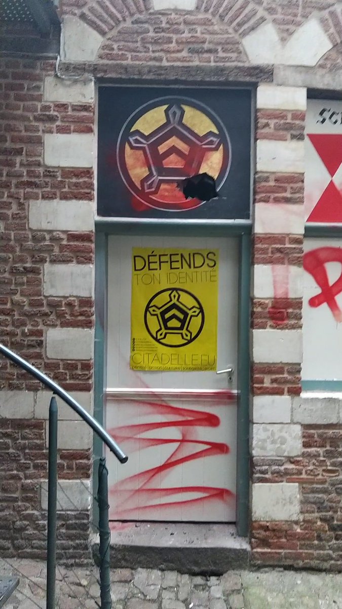 GTA_NP2C's tweet photo. Alors que La Citadelle comptait fêter sa rentrée, des antifascistes leur ont rendu visite cette semaine afin de leur souhaiter une bonne rentrée et montrer que les fafs sont nulle part chez eux ! Communiqué à lire sur @luttennord 🔽 https://t.co/bLT5pupHe3
