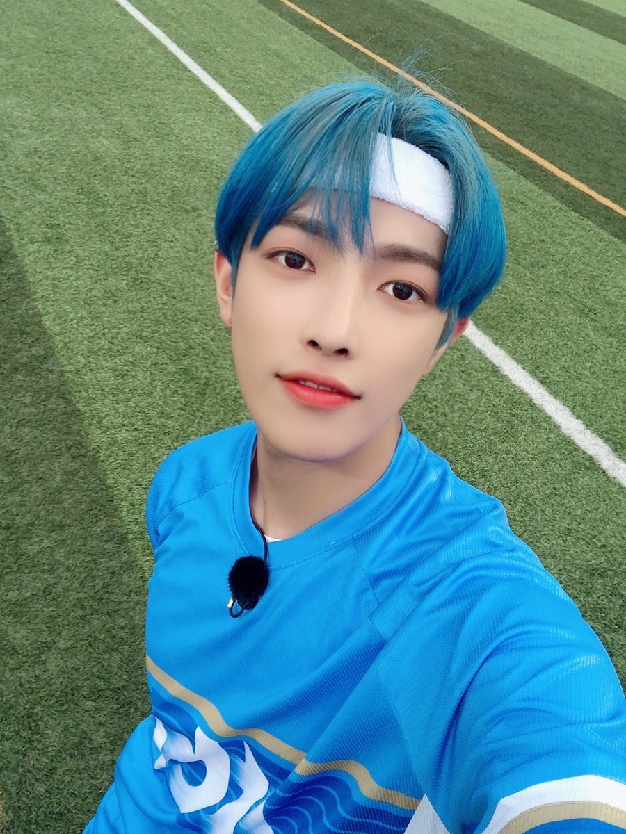 ATEEZofficial's tweet photo. [#홍중] 8 makes 1 team⚽️
#ATEEZ #에이티즈 https://t.co/4IAe7AUvY4