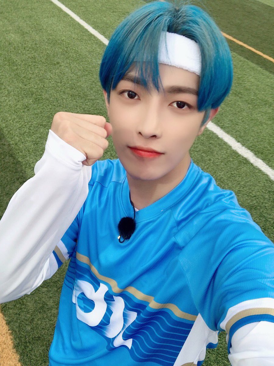 ATEEZofficial's tweet photo. [#홍중] 8 makes 1 team⚽️
#ATEEZ #에이티즈 https://t.co/4IAe7AUvY4