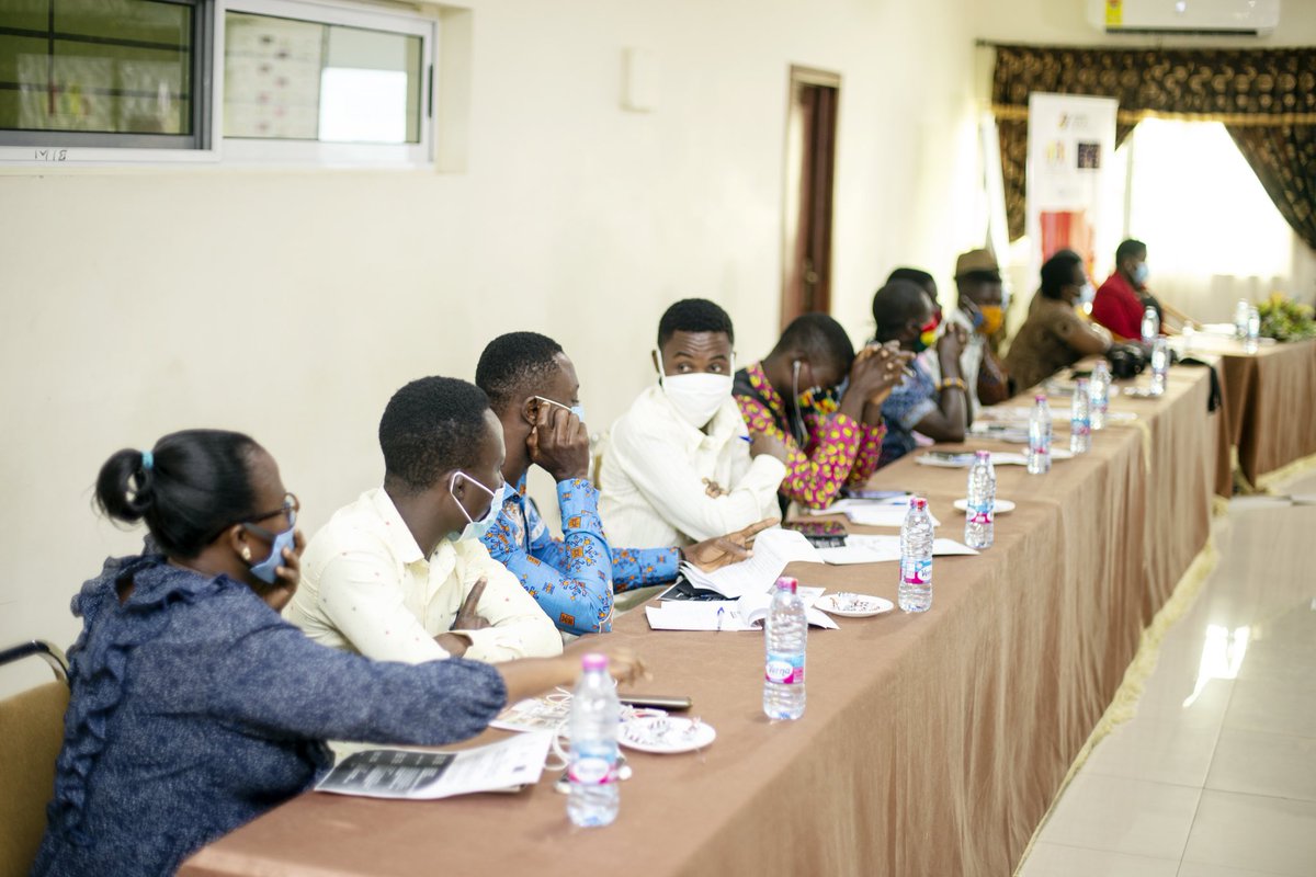 nccegh's tweet photo. 'Let's ask ourselves, how many newsrooms in Ghana today can boast of a vibrant environment desk or journalists specializing in environmental reporting'?. @kathy_addy Dep. Chair F&amp;A questions journalist #MediaAdvocacyWorkshop #MiddleZone https://t.co/l8hMZTZNzF