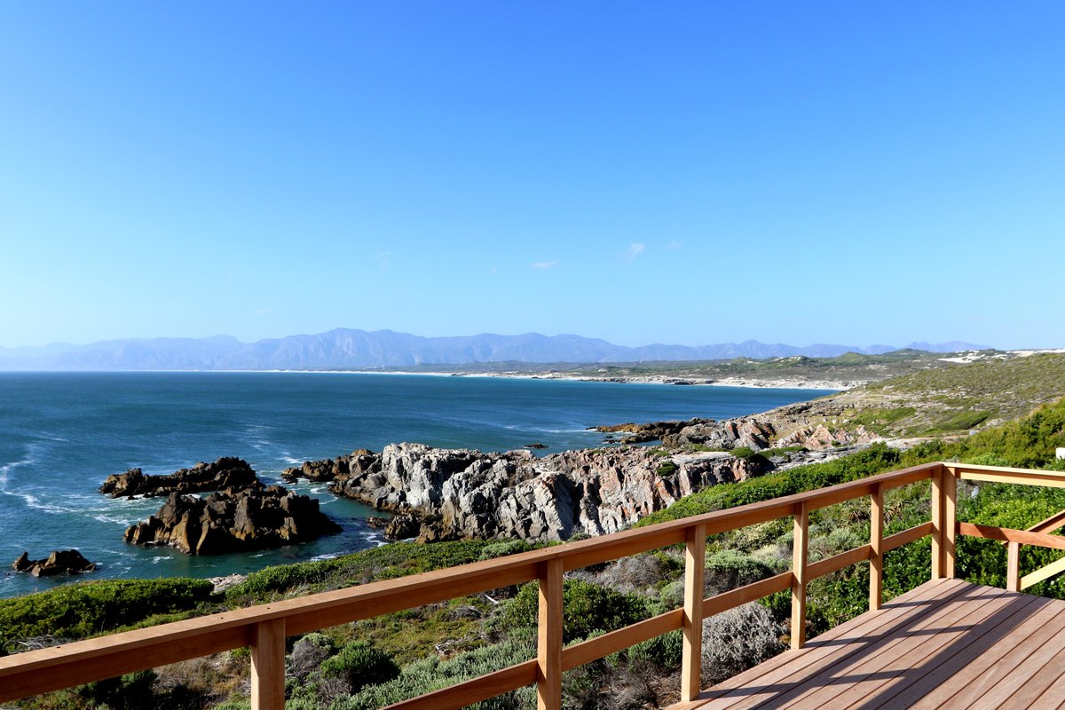 dekelders's tweet photo. Time in nature makes us happier &amp; healthier. De Kelders is the perfect place to relax into the natural beauty surrounding Cliff Lodge: beaches, sand dunes, cliffs, fynbos, whales, birds - this is nature's playground. Just 2 hours from Cape Town. #Gansbaai #WesternCape #nature https://t.co/uvE3RkeTjH