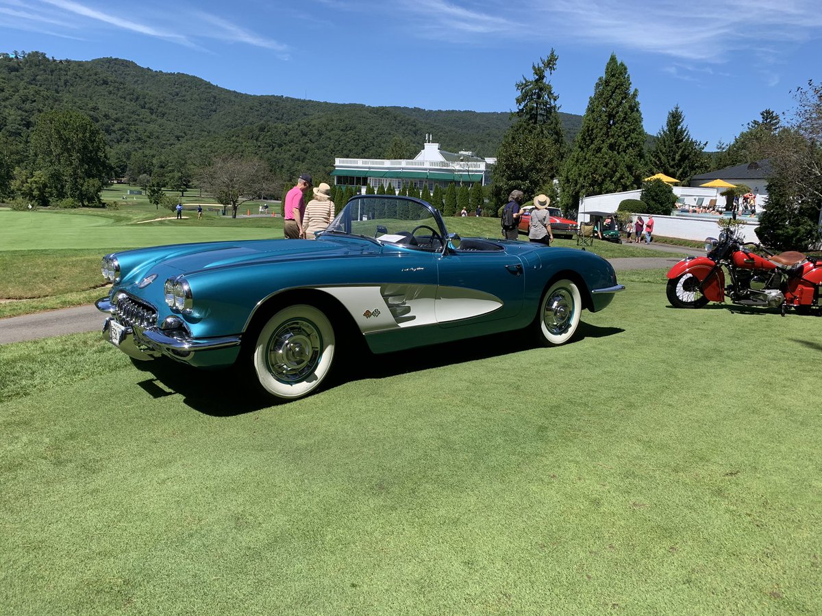 The absolutely beautiful example of a 1958 #corvette made me stop in my tracks   The owner told me he bought the car from a bank repossession for $9500, that’s the deal of the century 😲😲😲💸💸💸😳😳    This was my favorite car at the #greenbrier car show.   I would daily drive