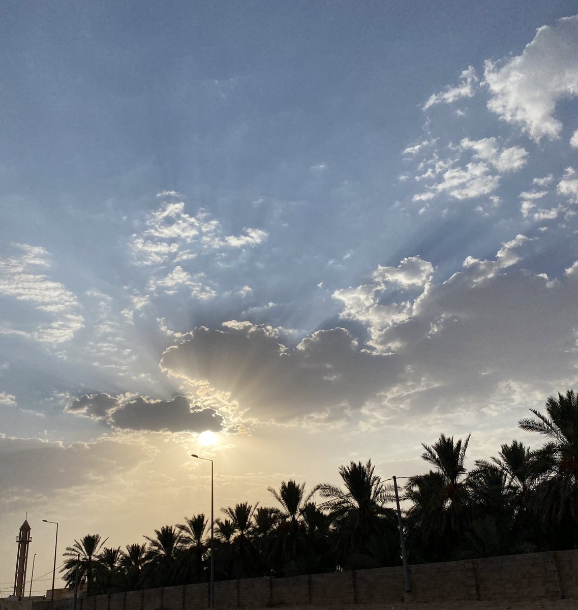Ebt_99's tweet photo. ابداع الخالق 🤍 https://t.co/QKMKXckVT8