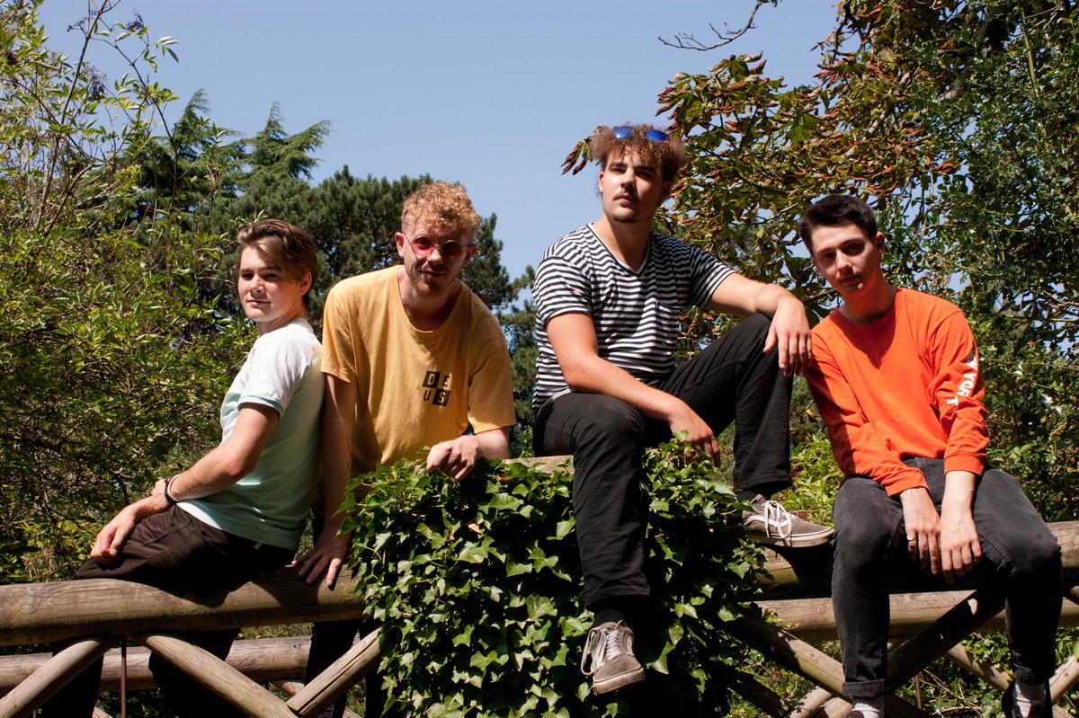 longcoatssounds's tweet photo. Spotlight band today on @TauntonsToneFM #SundayAlternative w/ @giles_cosgrove from 4:00 PM. tune in to hear our singles and a bit about how they came to life! plus music from our great mates in @ASIWBand , @DragMeDown_UK and more!
📸 Tom Kennell https://t.co/mQoOQNqqR8