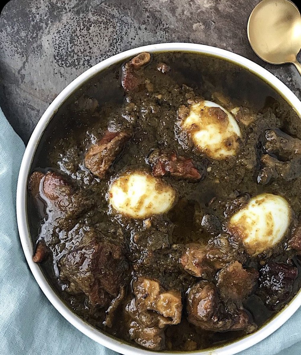 CheesKitchen's tweet photo. Ayamase (Designer Stew)
This Stew is a delightful blend of GREEN PEPPER,ONIONS,RED OR ORANGE SCOTCH BONNET,ASSORTED MEAT & BOILED EGGS. #Yorubafoods #Nigerianfood #lagostraffic #hustlerspage #foodies #cheeskitchen https://t.co/rvSl09vGqM