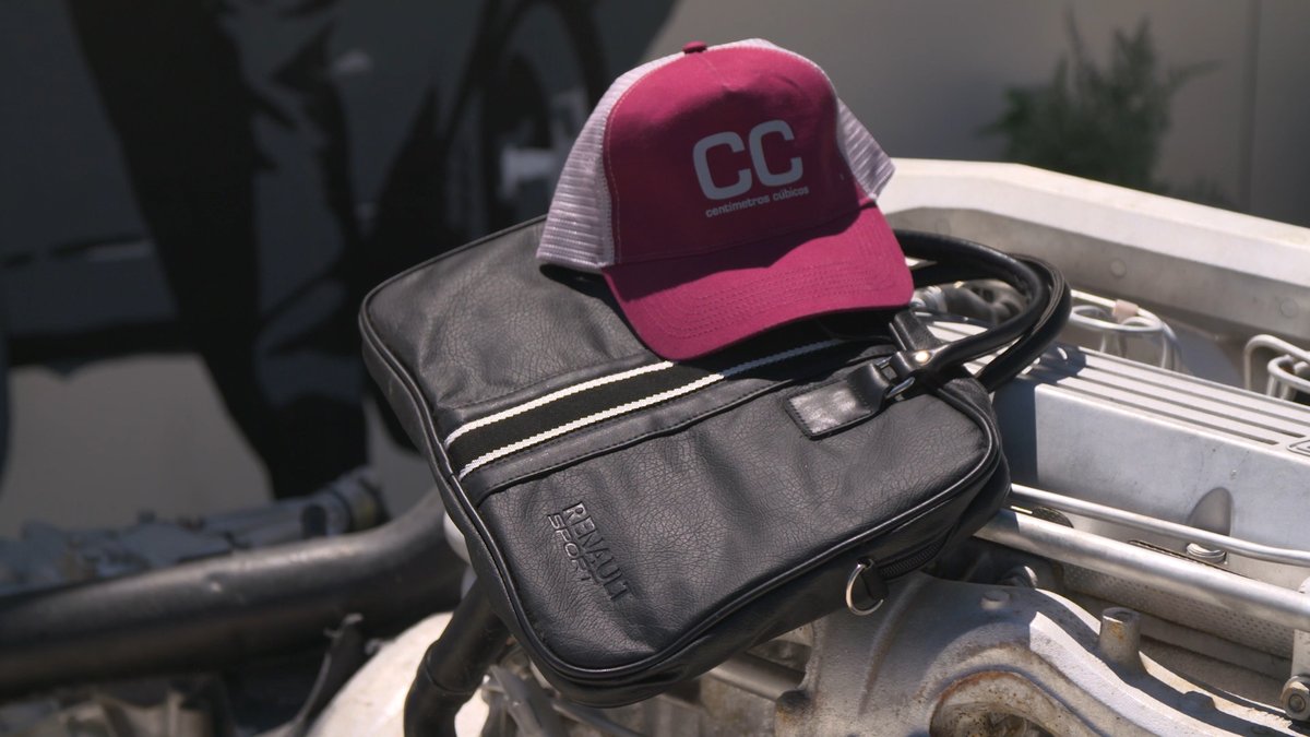 CCubicos's tweet photo. Estos son los ganadores del anterior programa.

- Gorras #CCúbicos: @amejiasr01 @alfalejandro 
- Bolsa @RenaultSport: @Mcastrogr 
- Mochila @skoda_es: @taniaa_3010m

¡Enhorabuena!
La próxima semana, ¡más regalos! 
#CCúbicos235 https://t.co/od070S5HtM