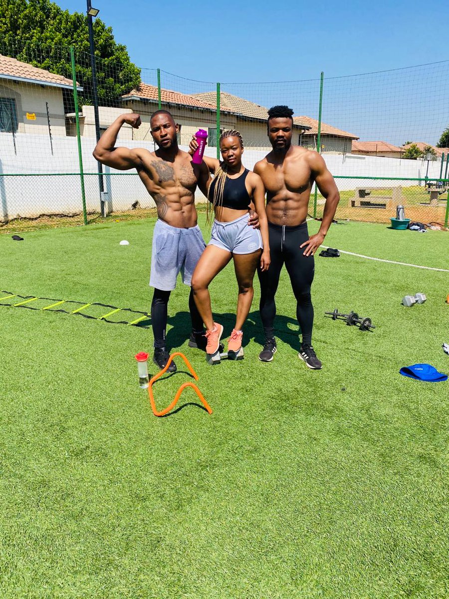 kingL16's tweet photo. #Springbootcamp
With lonate 

So we had a bootcamp this past Saturday and it was fun 🌠🌠🦵 https://t.co/6fAatixBPk